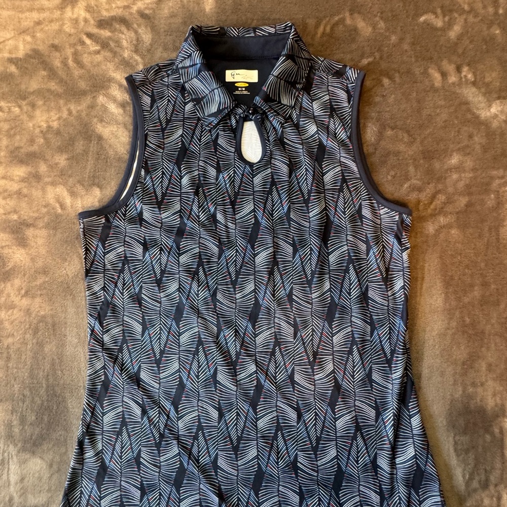 Sleeveless Leaf Pattern Top